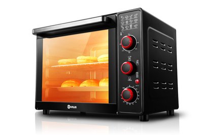 用户使用智能家电操控界面