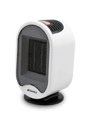 技术精湛的家电维修工程师正在检修设备