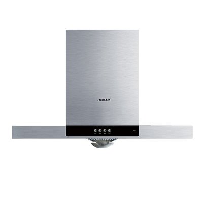 专业回收人员正在拆卸废旧家电的现场